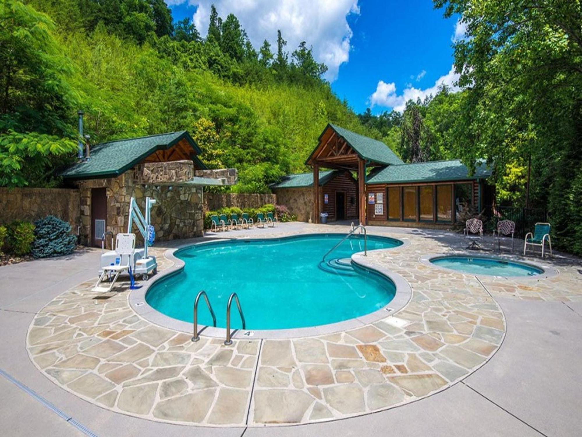 The Great Escape Ii, 5 Bedrooms, Sleeps 17, Game Room, Pool Access, Theater 蓋特林堡 外观 照片